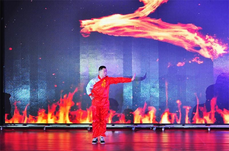“感恩相伴?筑夢同行”——龍港集團2019新春年會盛大舉行！