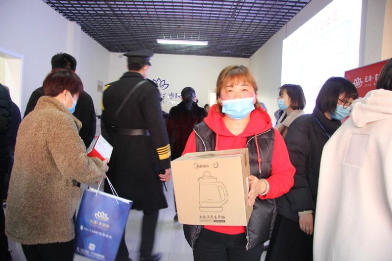人山人海，瘋狂搶購丨直擊龍港·育德園開盤火爆現(xiàn)場！